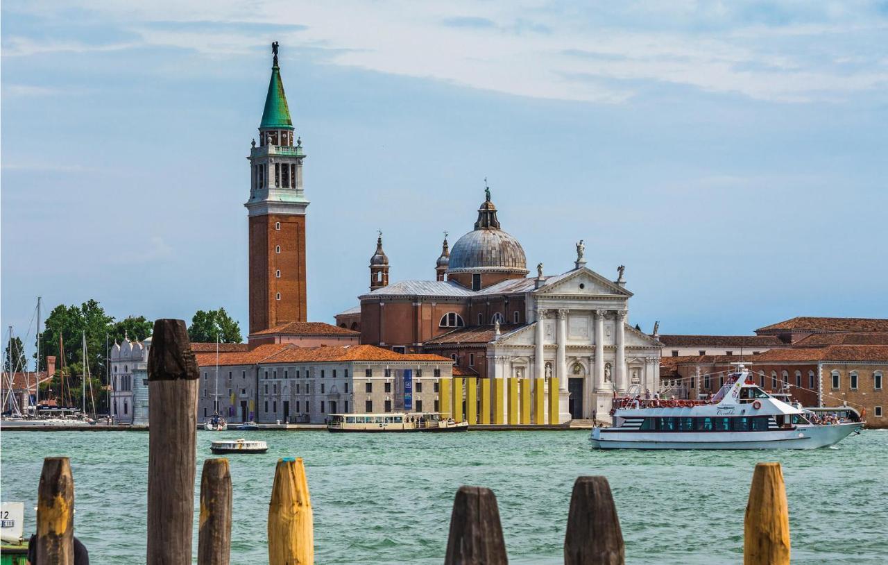 Stunning Apartment In Venezia With Kitchenette Exterior photo